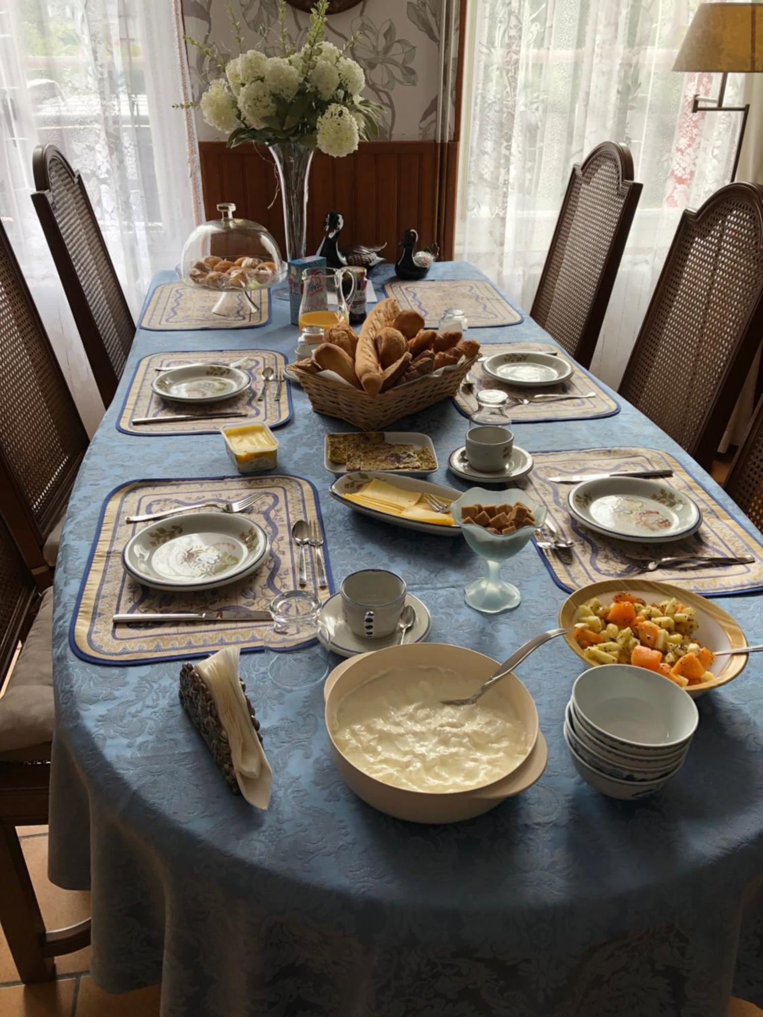 Le Voyageur Bed & Breakfast Saint-Bonnet-Tronçais Eksteriør bilde