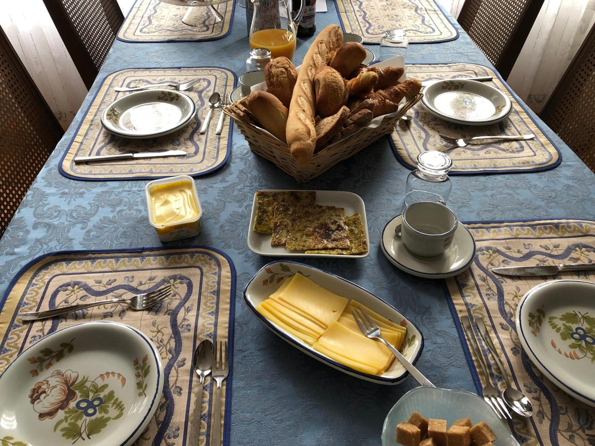 Le Voyageur Bed & Breakfast Saint-Bonnet-Tronçais Eksteriør bilde